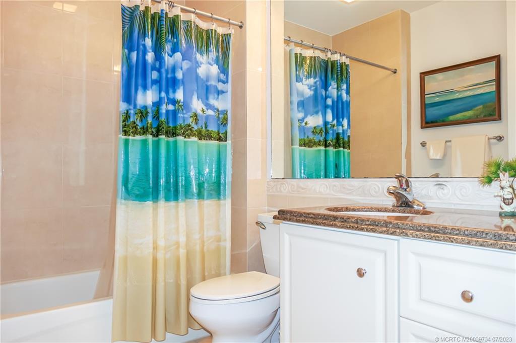 24 Harbour Isle Drive W 201