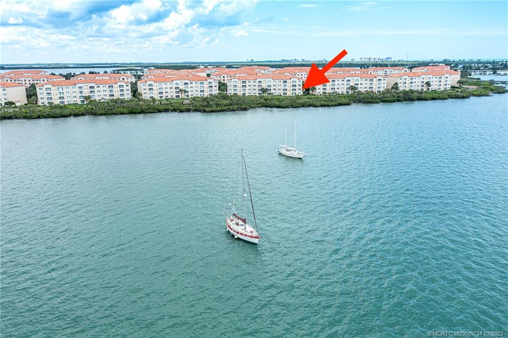 24 Harbour Isle Drive W 201