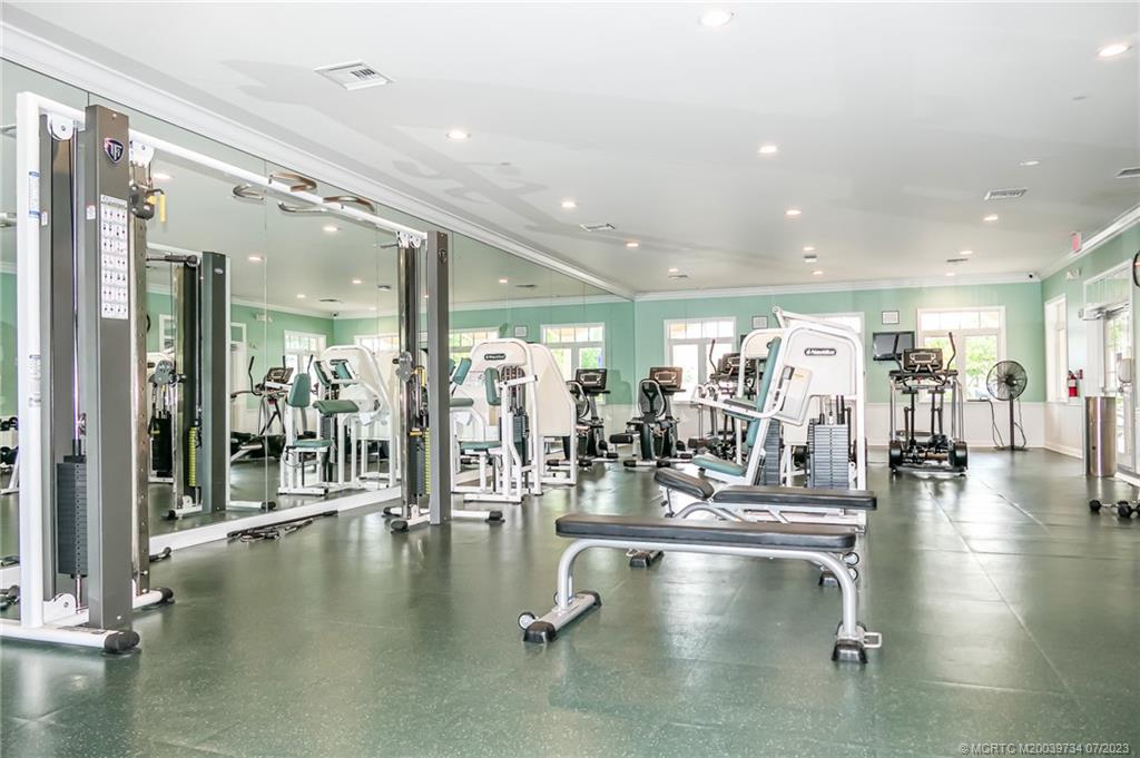 24 Harbour Isle Drive W 201