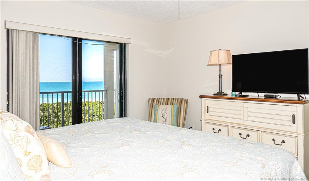 379 NE Tradewind Lane 1208