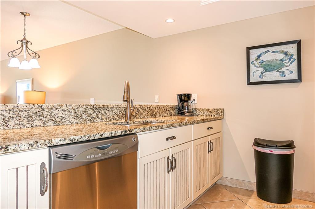 379 NE Tradewind Lane 1208