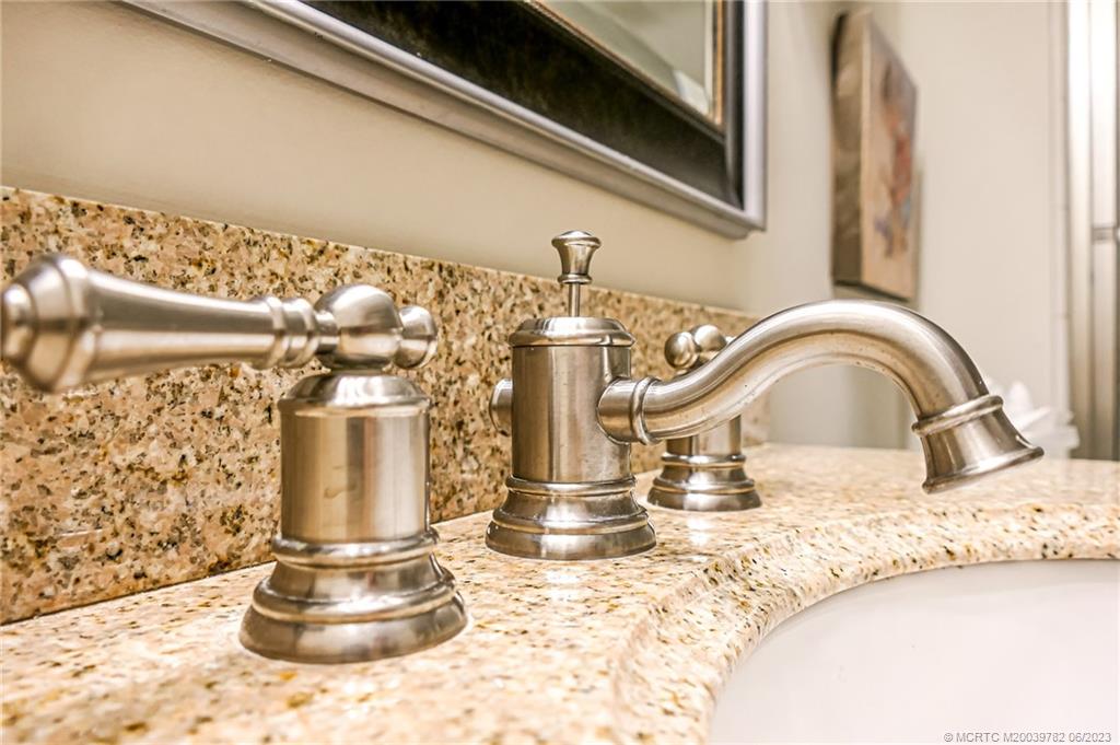 379 NE Tradewind Lane 1208