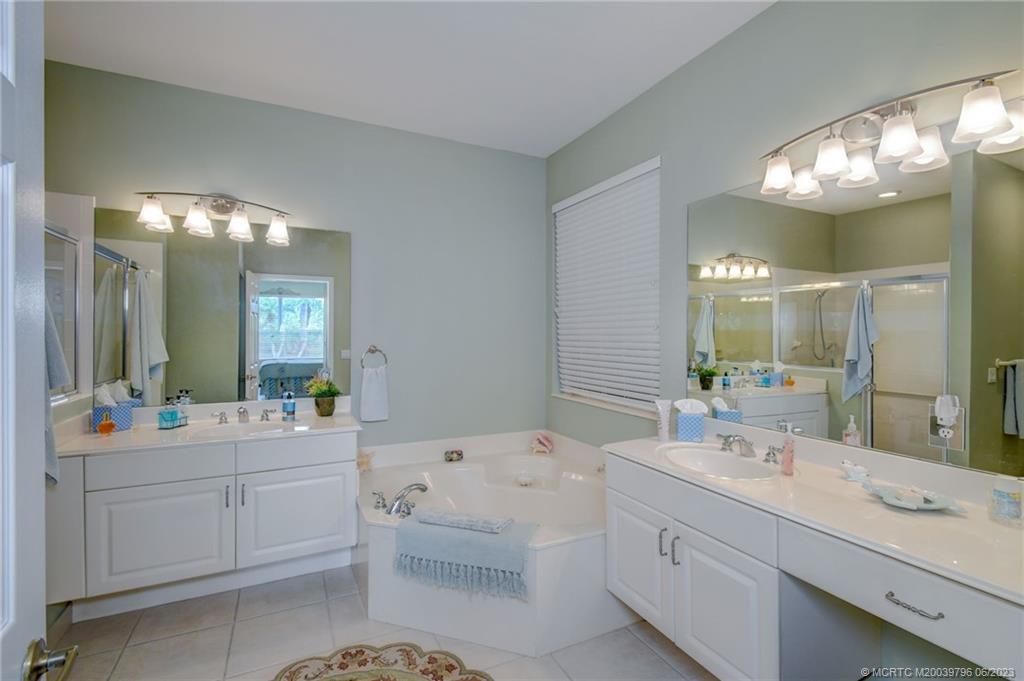 2763 SE Stonebriar Way