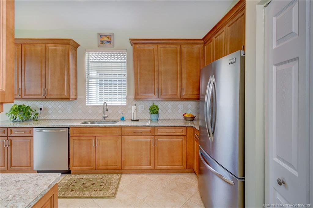 2763 SE Stonebriar Way