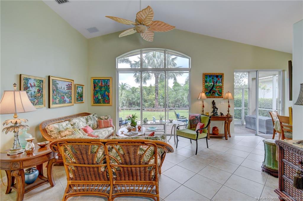 2763 SE Stonebriar Way