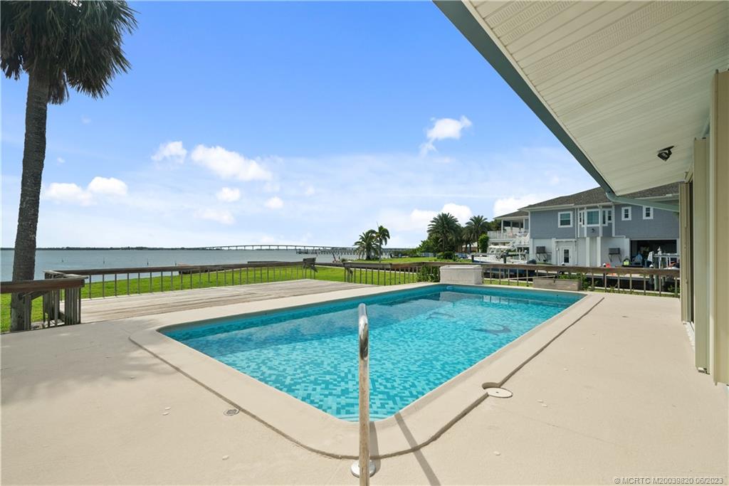 88 N Sewalls Point Road