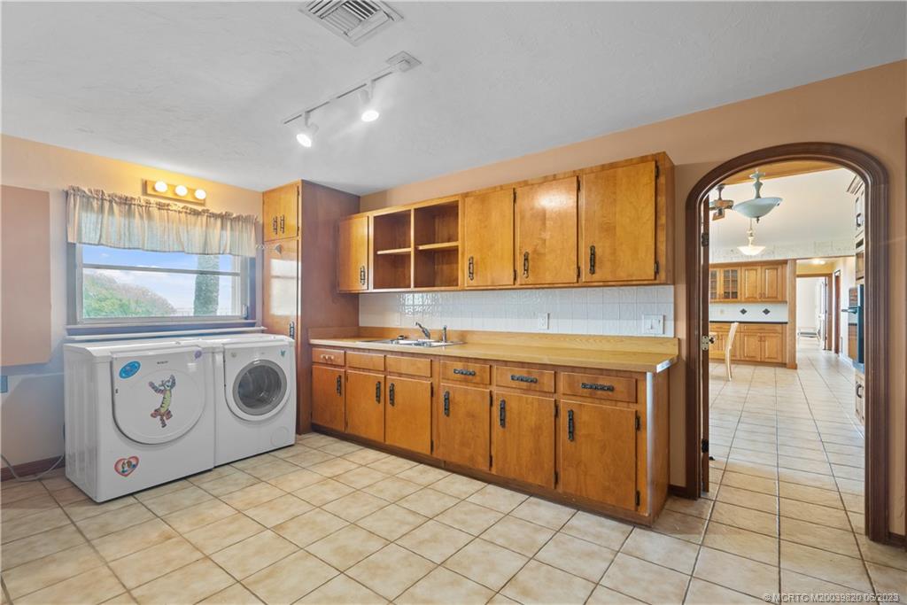 88 N Sewalls Point Road