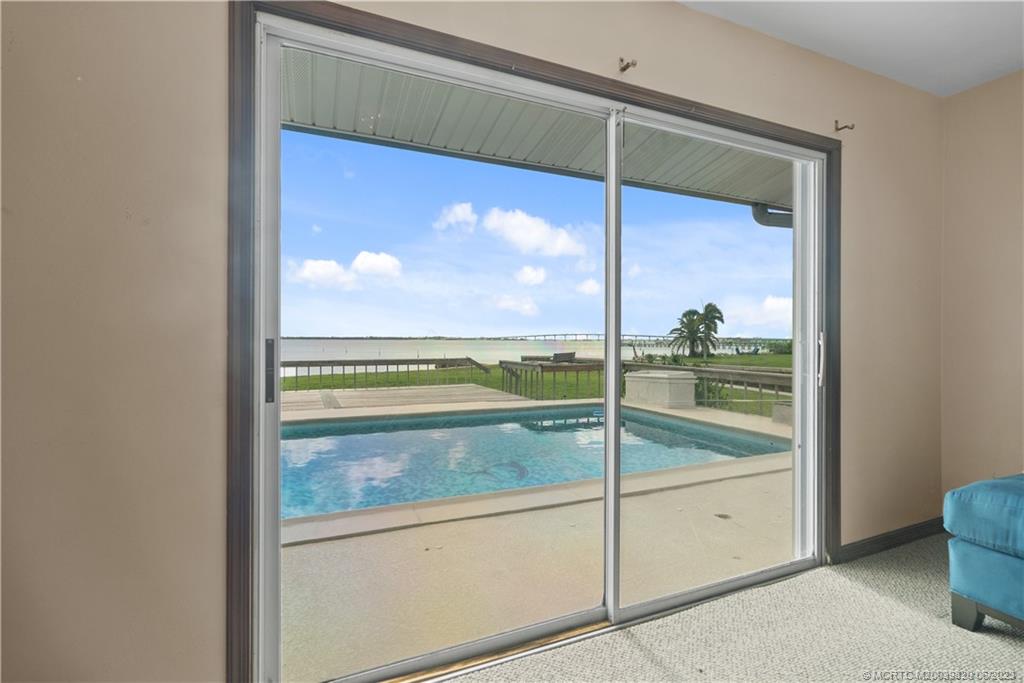 88 N Sewalls Point Road