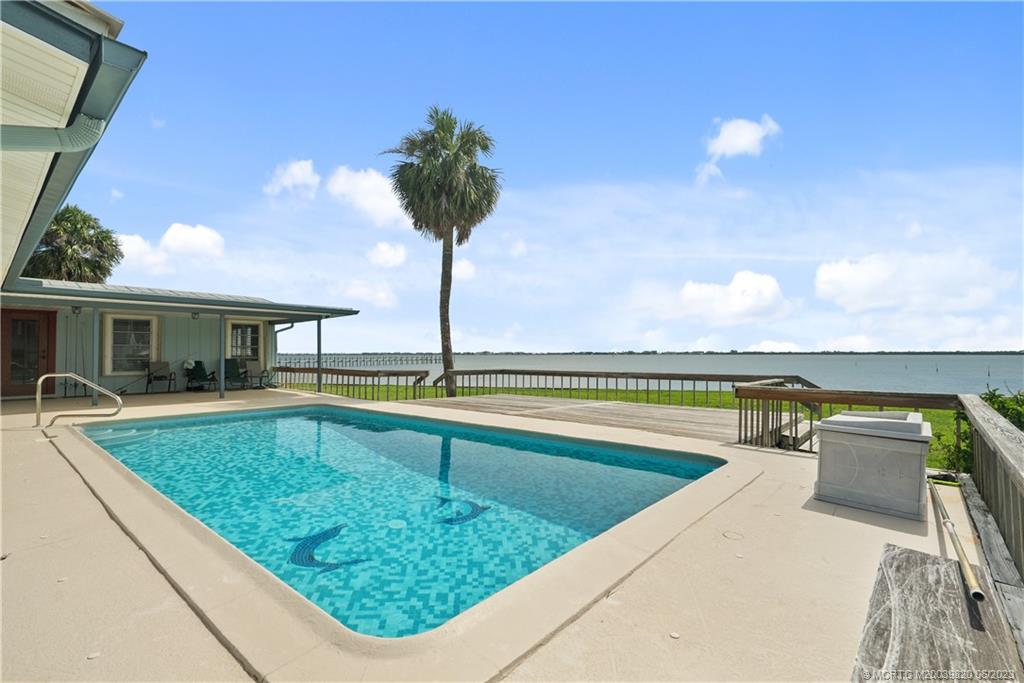 88 N Sewalls Point Road