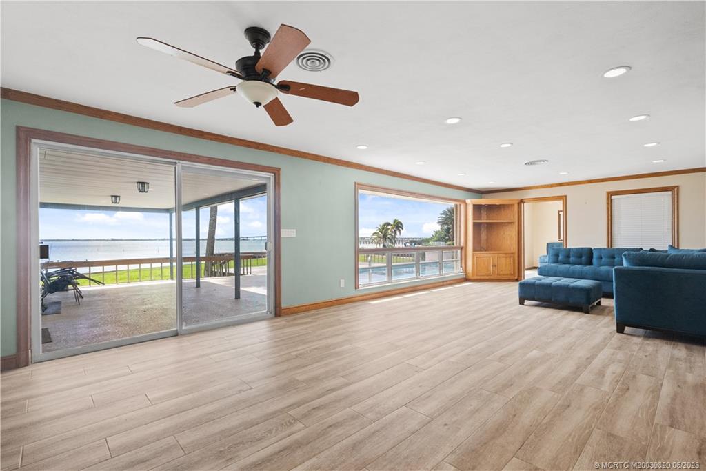 88 N Sewalls Point Road