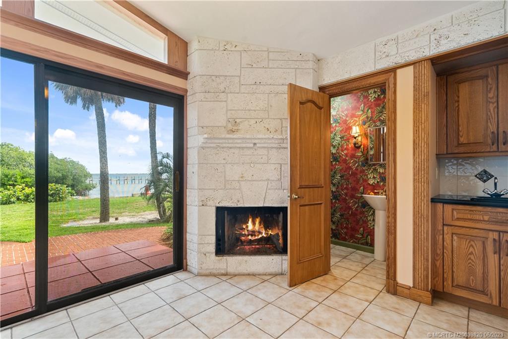 88 N Sewalls Point Road