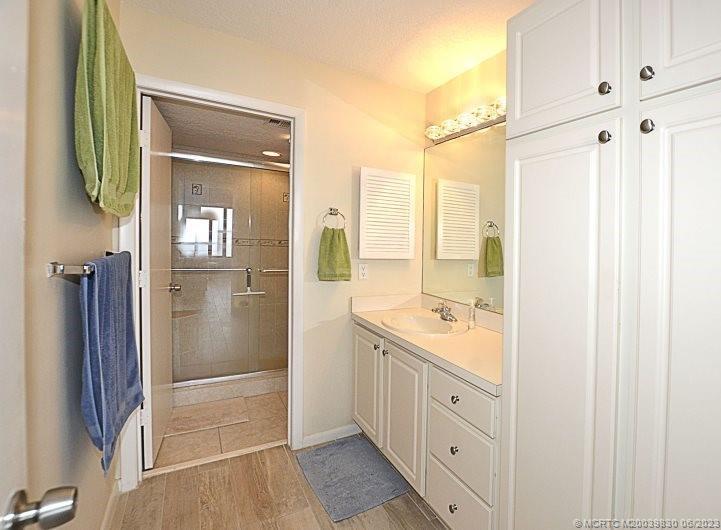 20 NE Plantation Road 302