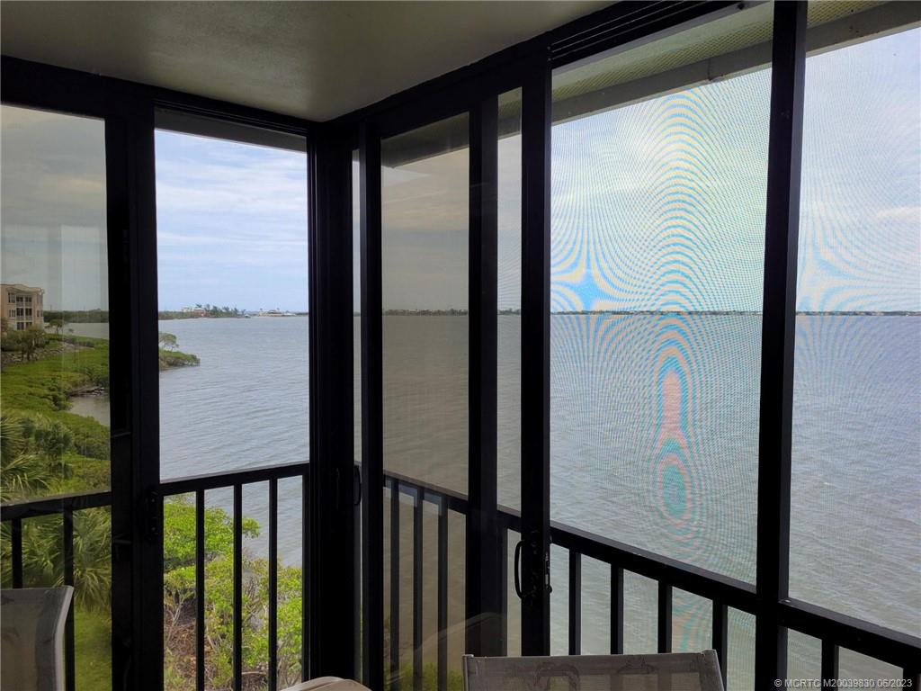 20 NE Plantation Road 302