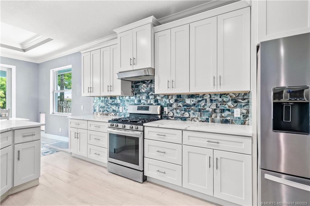 4786 SE Horizon Avenue