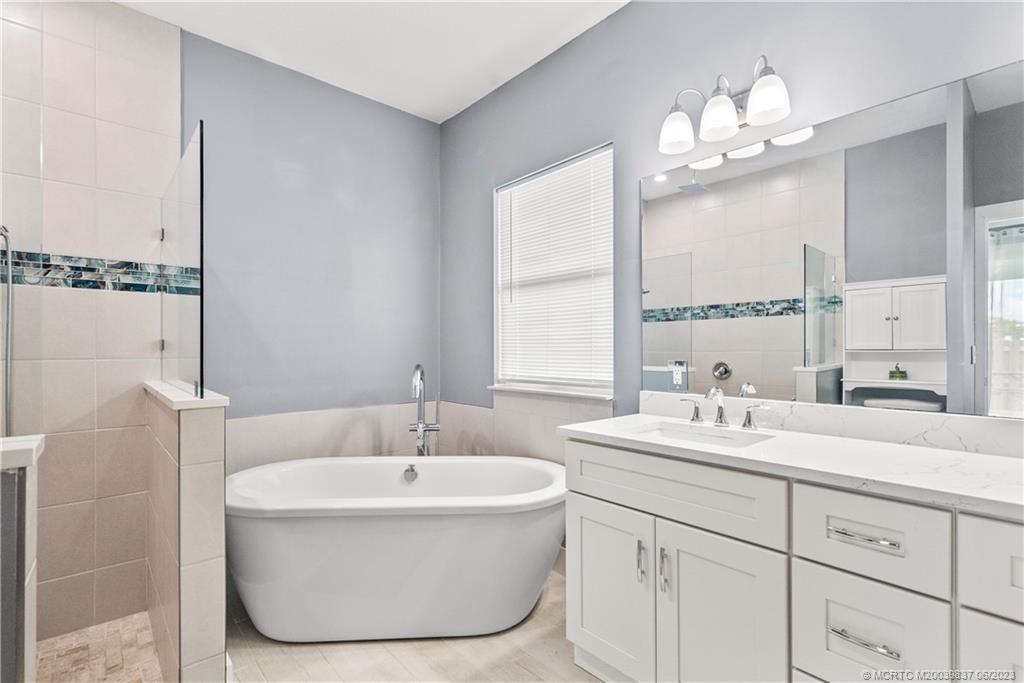 4786 SE Horizon Avenue