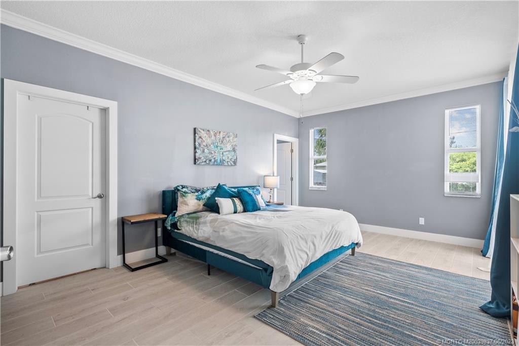 4786 SE Horizon Avenue