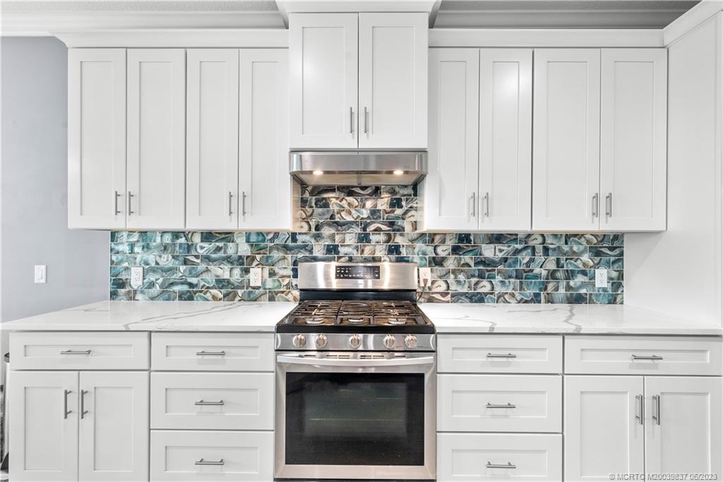 4786 SE Horizon Avenue