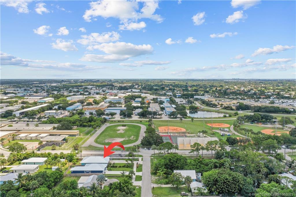 4786 SE Horizon Avenue