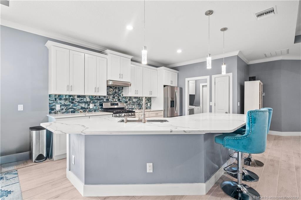 4786 SE Horizon Avenue