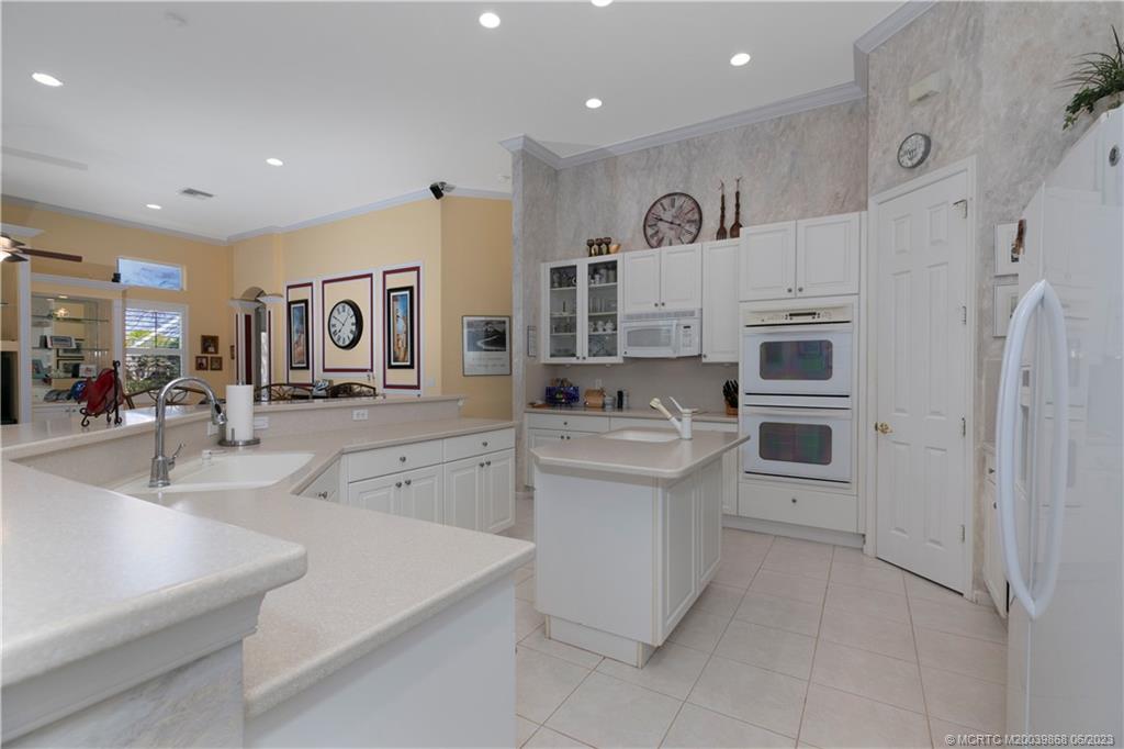 2277 SW Dove Canyon Way