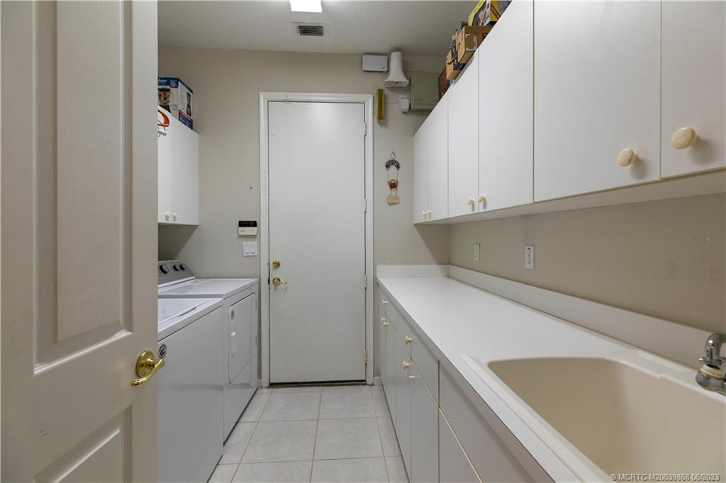 2277 SW Dove Canyon Way