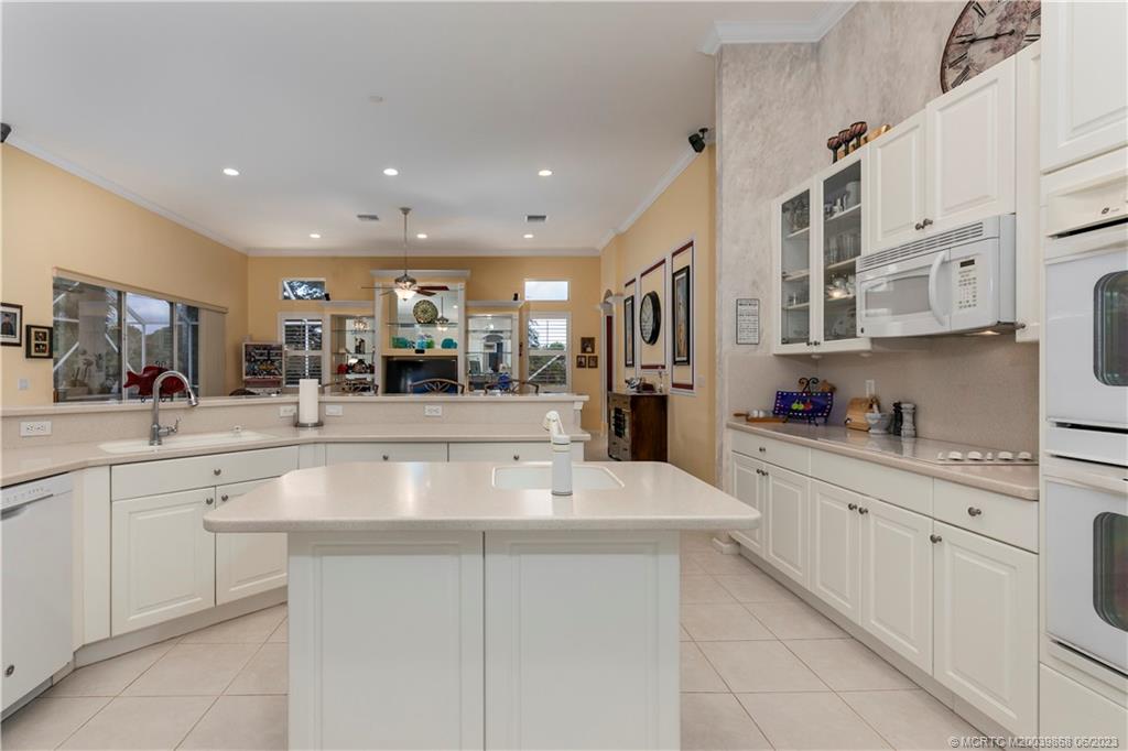 2277 SW Dove Canyon Way