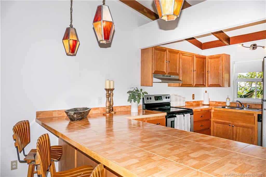 225 SW Indian Groves Drive