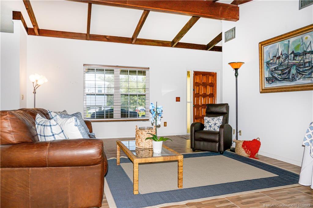 225 SW Indian Groves Drive