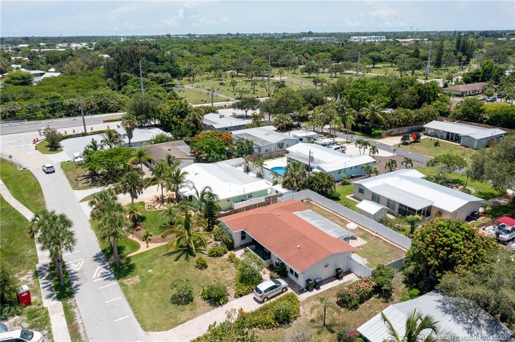 225 SW Indian Groves Drive