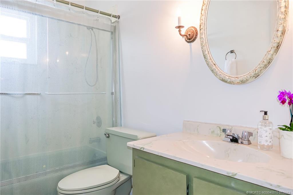 225 SW Indian Groves Drive