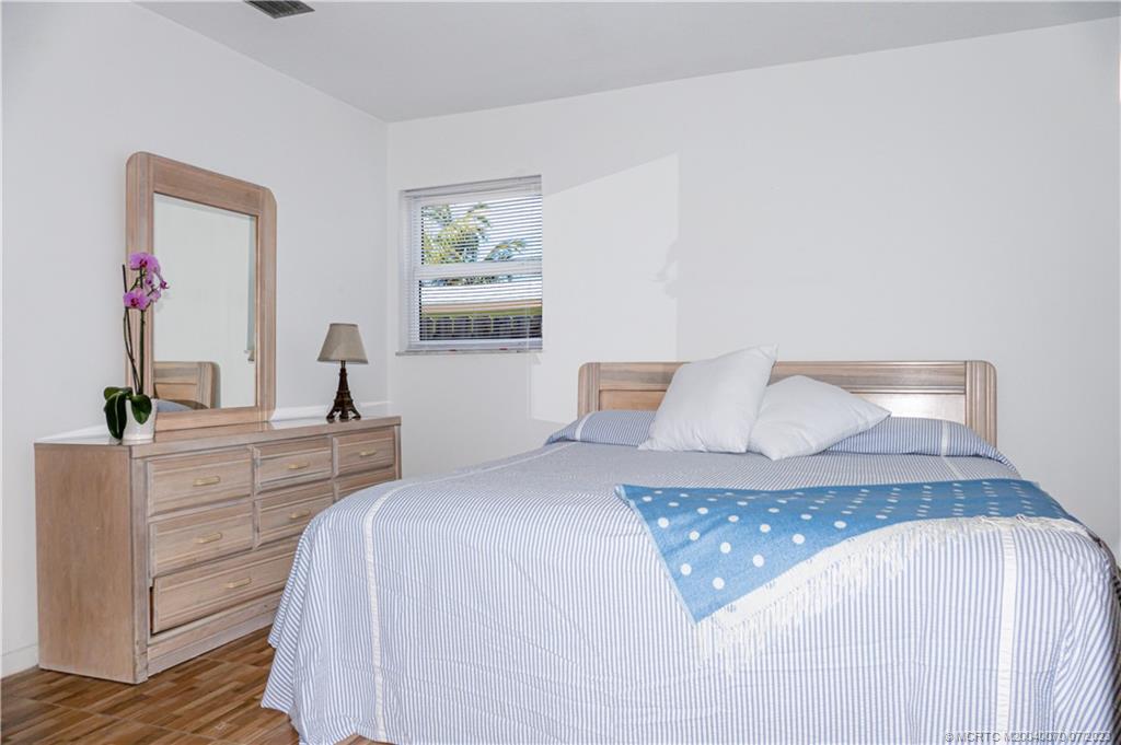 225 SW Indian Groves Drive