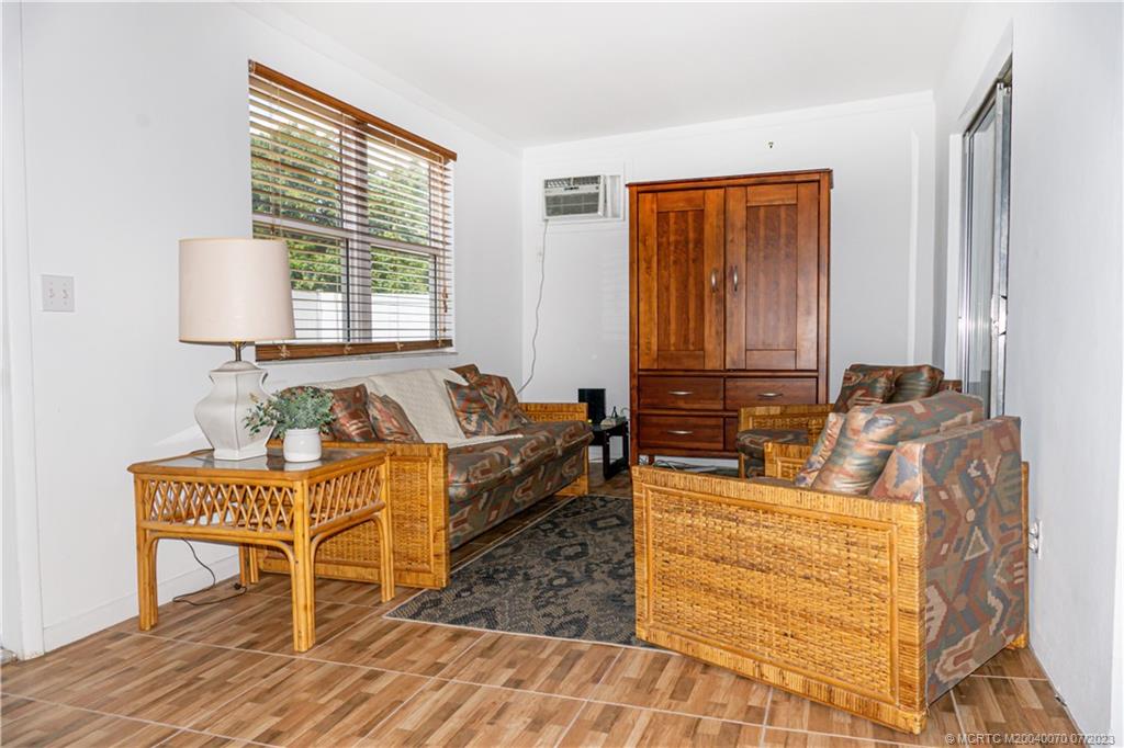 225 SW Indian Groves Drive