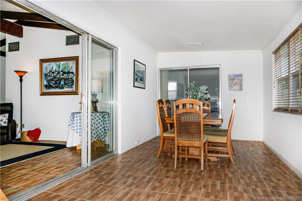 225 SW Indian Groves Drive