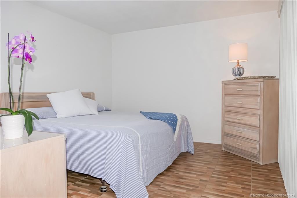 225 SW Indian Groves Drive