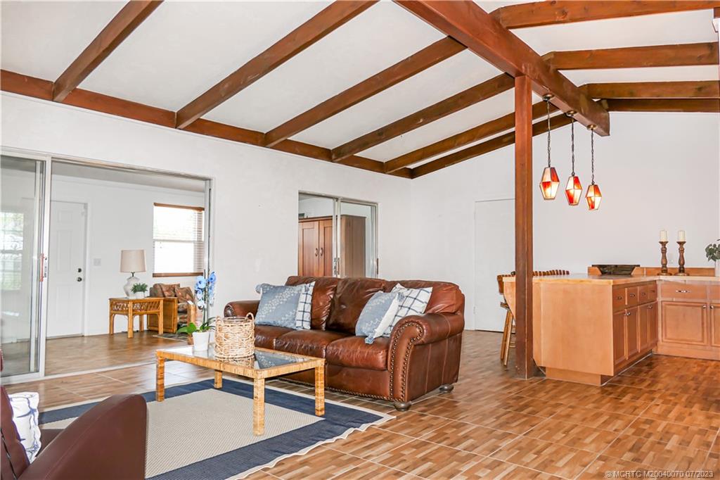 225 SW Indian Groves Drive