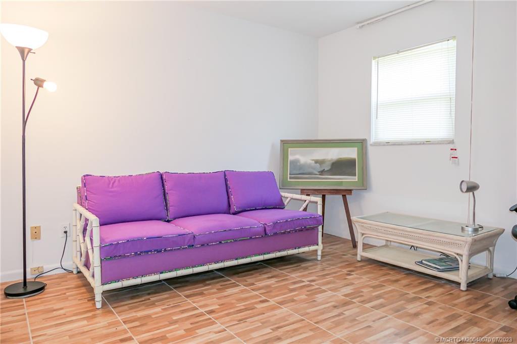 225 SW Indian Groves Drive