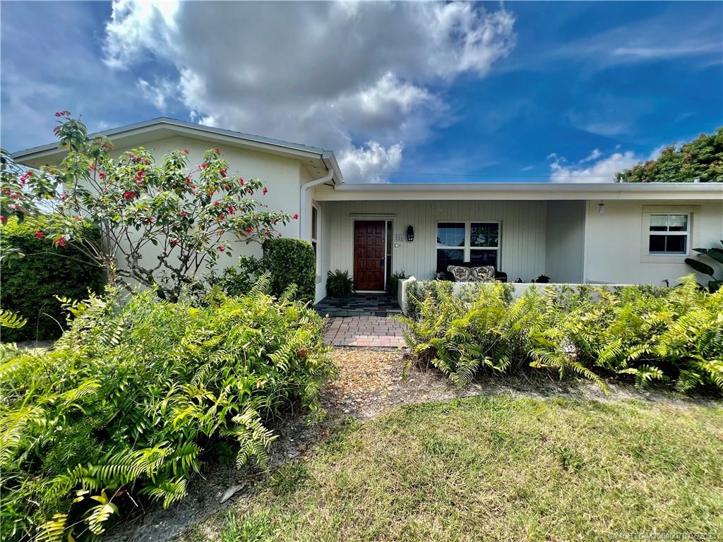 225 SW Indian Groves Drive