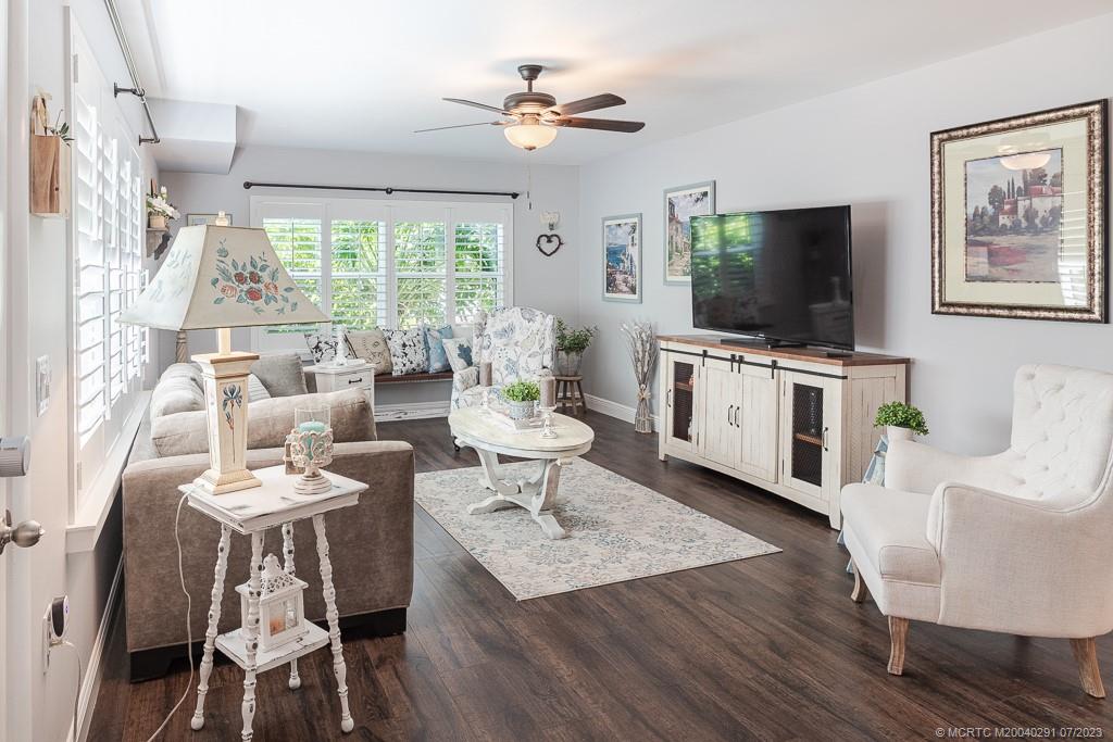 3373 SW Sunset Trace Circle