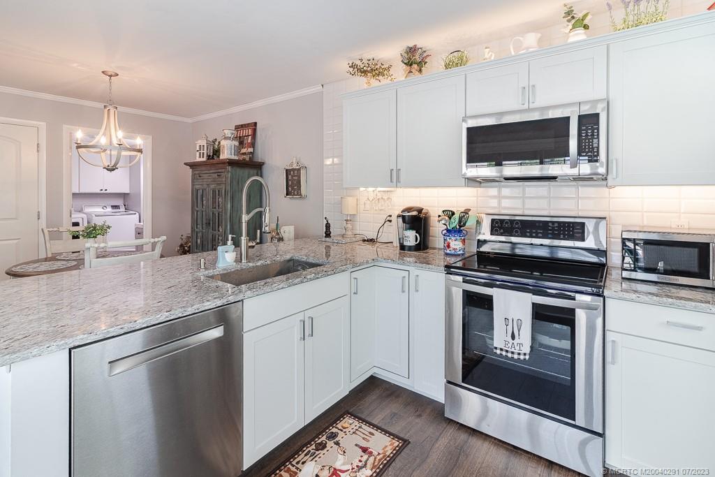 3373 SW Sunset Trace Circle