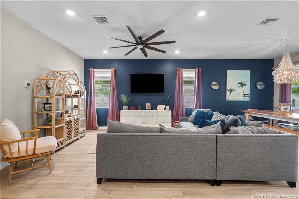 2375 SW Strawberry Terrace