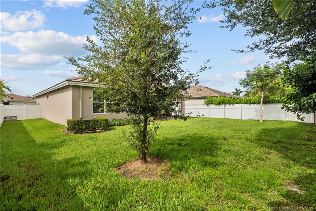 2375 SW Strawberry Terrace