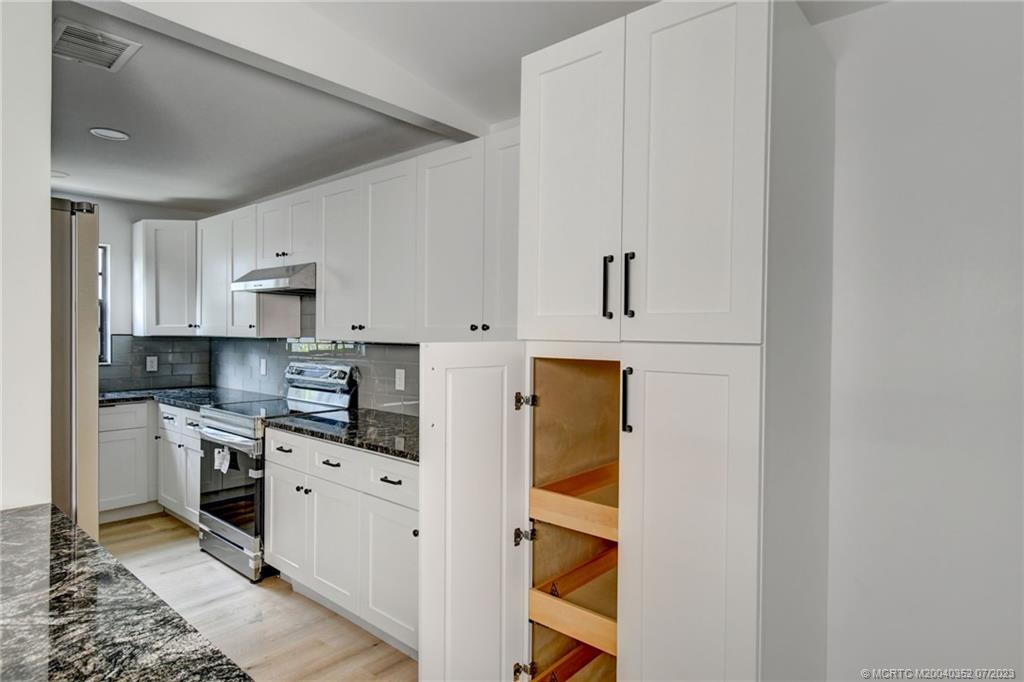 5855 SE Grafton Drive