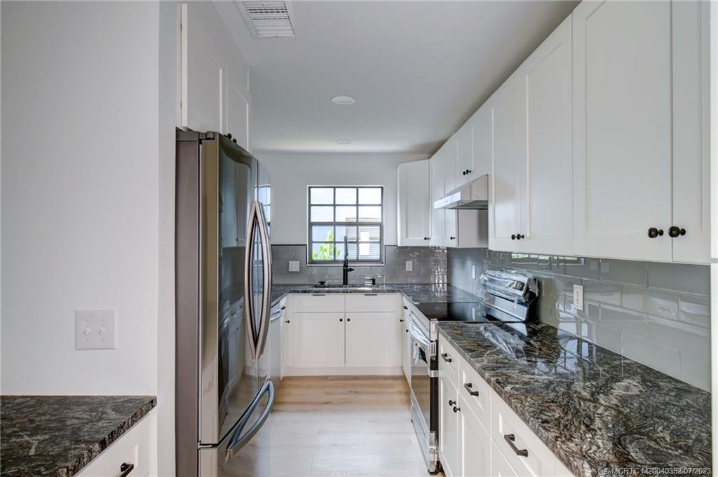 5855 SE Grafton Drive