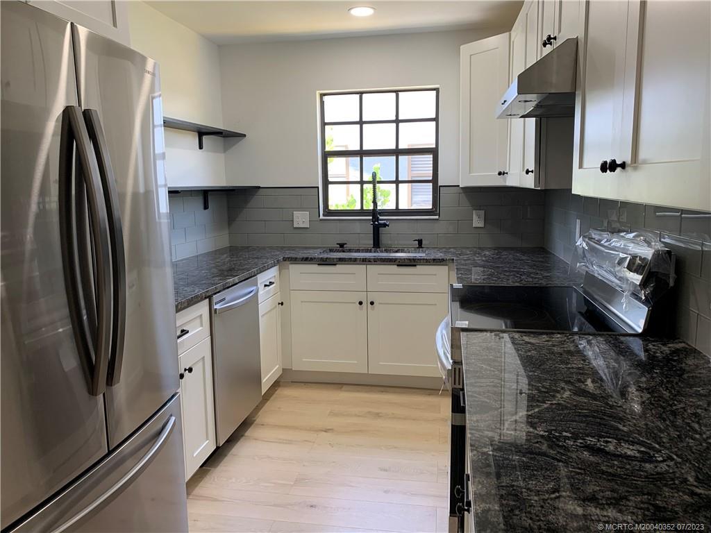 5855 SE Grafton Drive