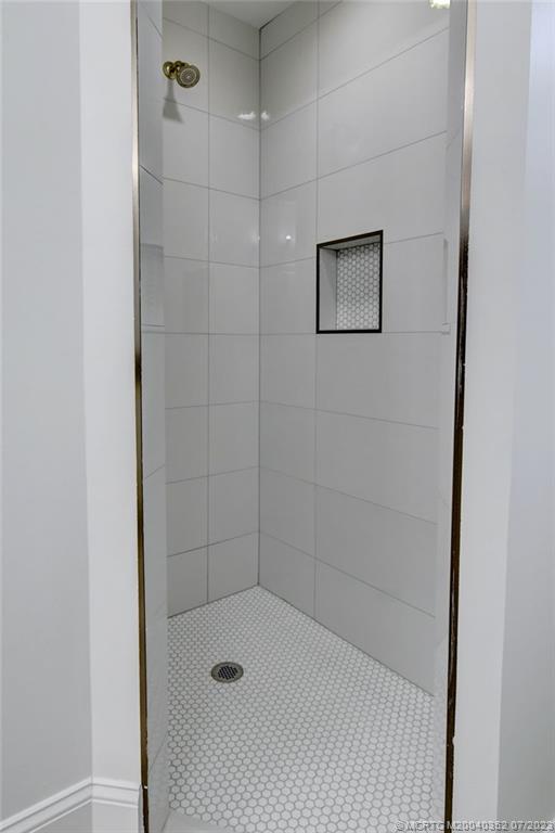 5855 SE Grafton Drive