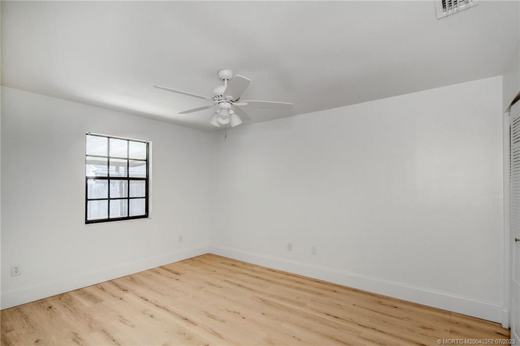 5855 SE Grafton Drive