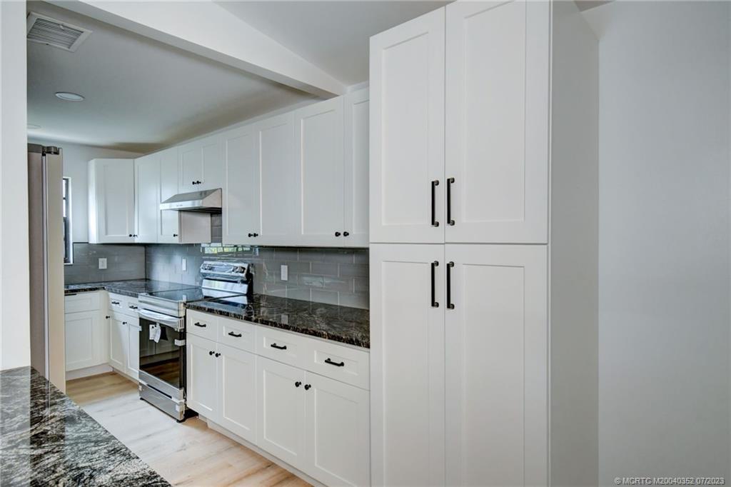 5855 SE Grafton Drive