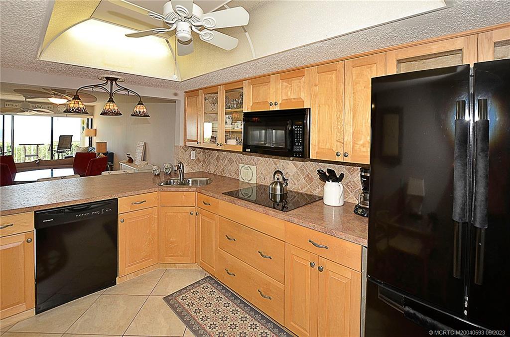 10102 S Ocean Drive 202A