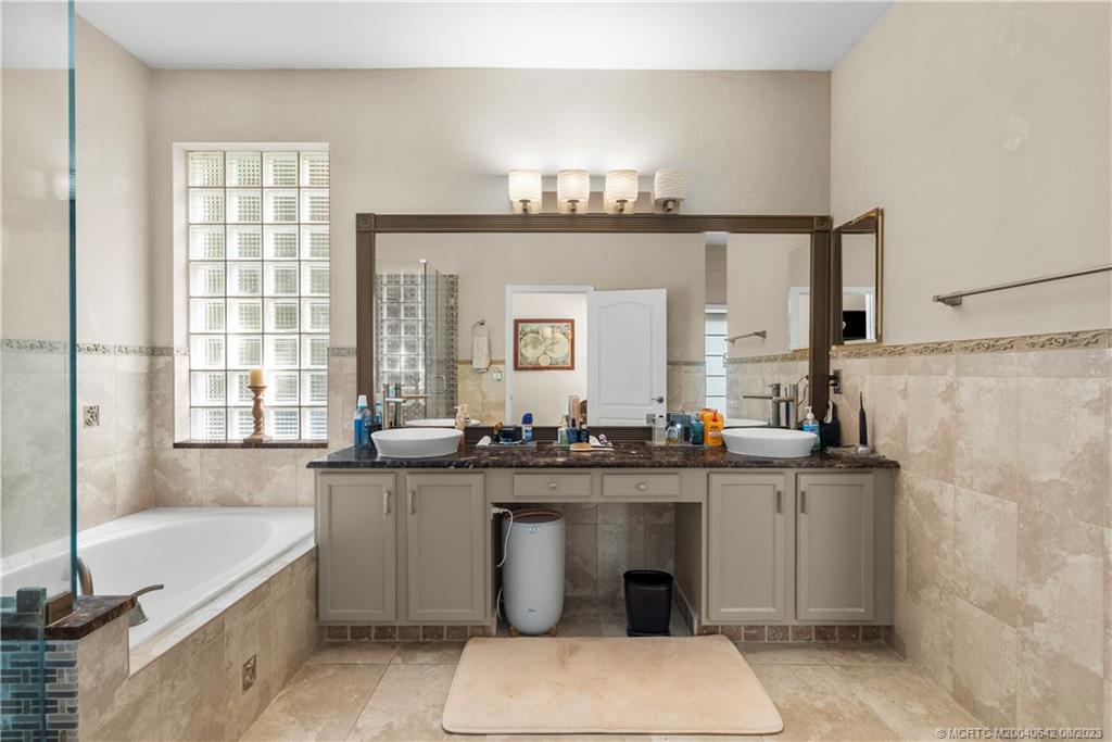 362 NW Dewburry Terrace