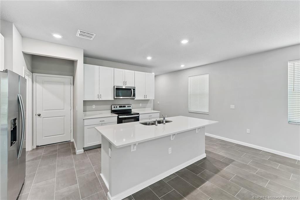 3917 SE Mentmore Lane